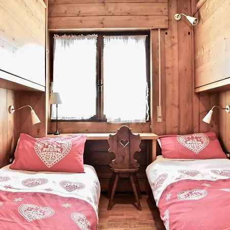 Beautiful 3 Bedroom Flat In Cortina With Car Park *
