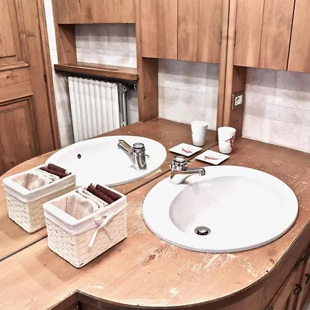 Beautiful 3 Bedroom Flat In Cortina With Car Park Apartment *
